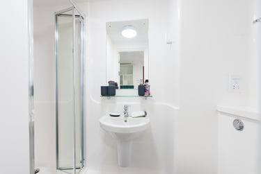 1 bed studio, Vincents Walk, City Centre, Southampton, SO141JY - Image 1
